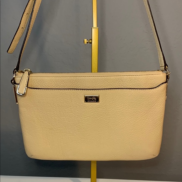 EUC - Coach 49992 Madison Leather East West Swingpack In Tan - Picture 4 of 17